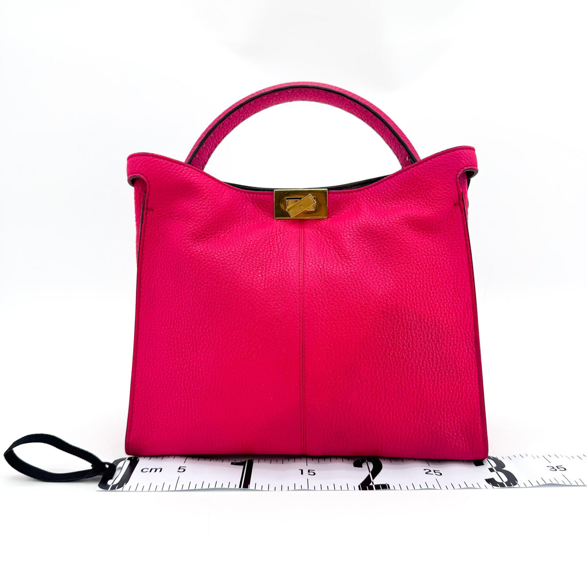Fendi Selleria Peekaboo Essentially Leather Pink Leather Handbag (Pre-Owned)