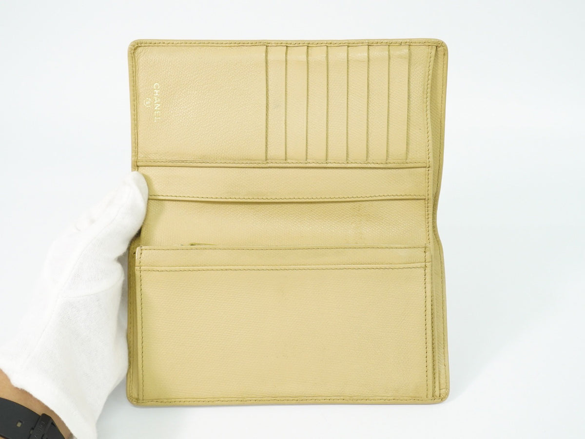 Chanel Cc Bifold Wallet Leather Beige Leather Wallets Accessory (Pre-Owned)