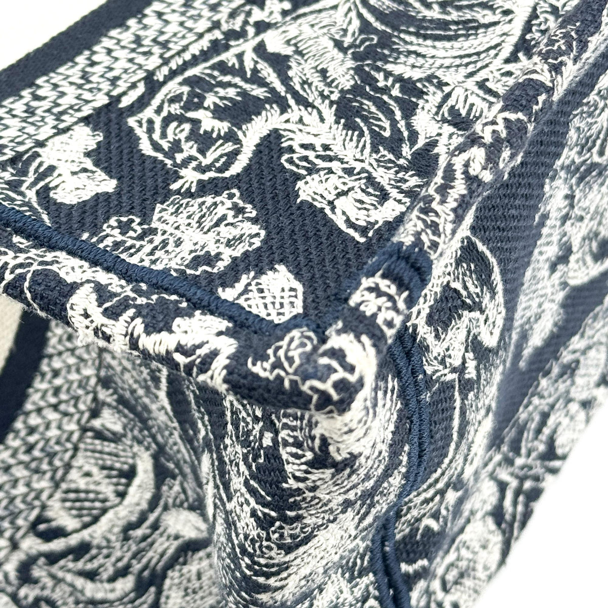 Christian Dior Book Embroidered Canvas Navy Canvas Tote Bag Bag (Pre-Owned)