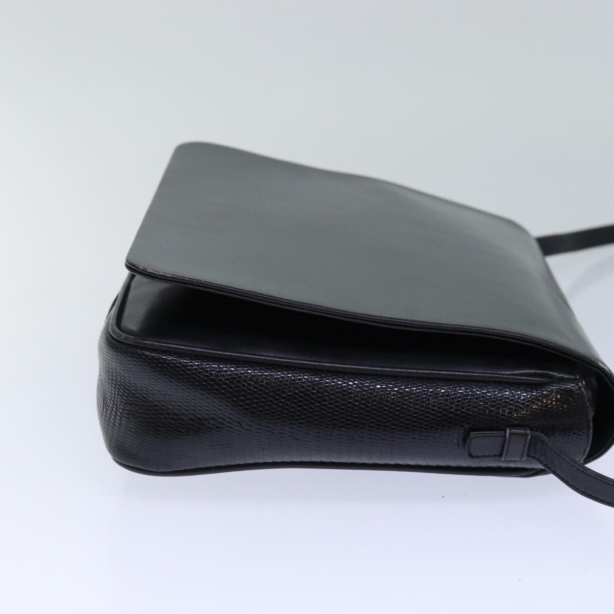 Salvatore Ferragamo Vintage Leather Black Leather Shoulder Bag Bag (Pre-Owned)