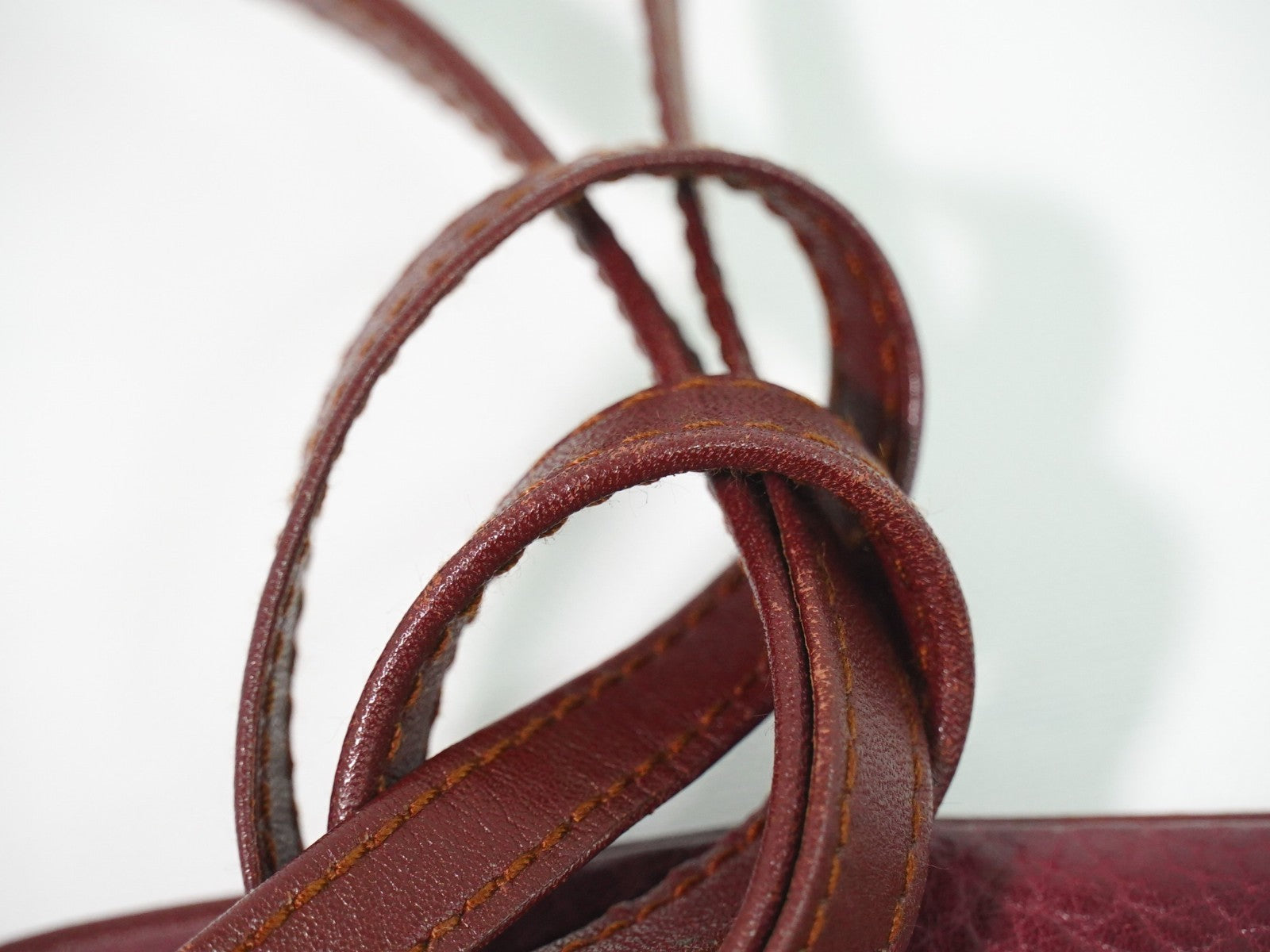Cartier Must De Cartier Leather Burgundy Leather Shoulder Bag Bag (Pre-Owned)