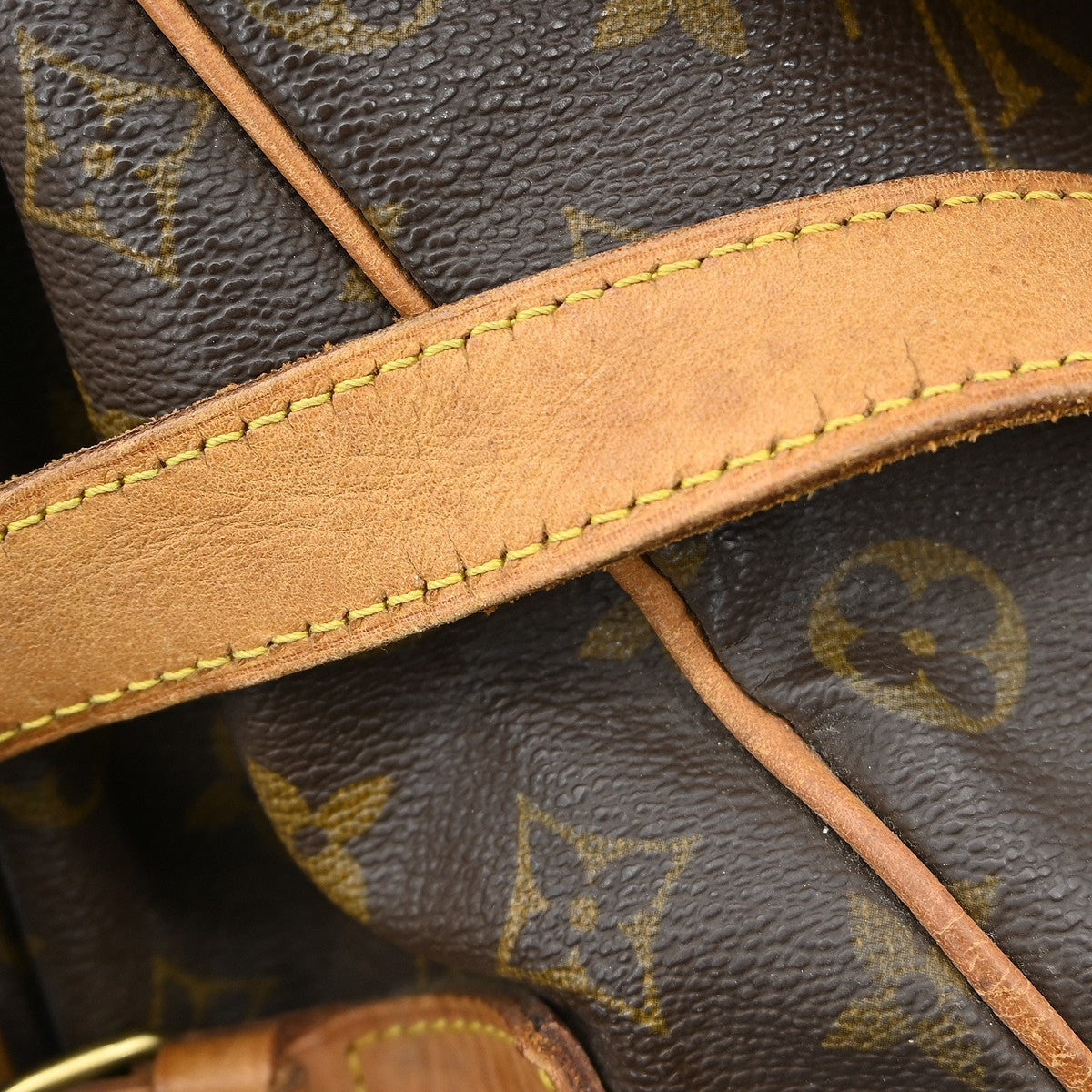 Louis Vuitton Saumur Monogram Canvas Brown Canvas Handbag (Pre-Owned)