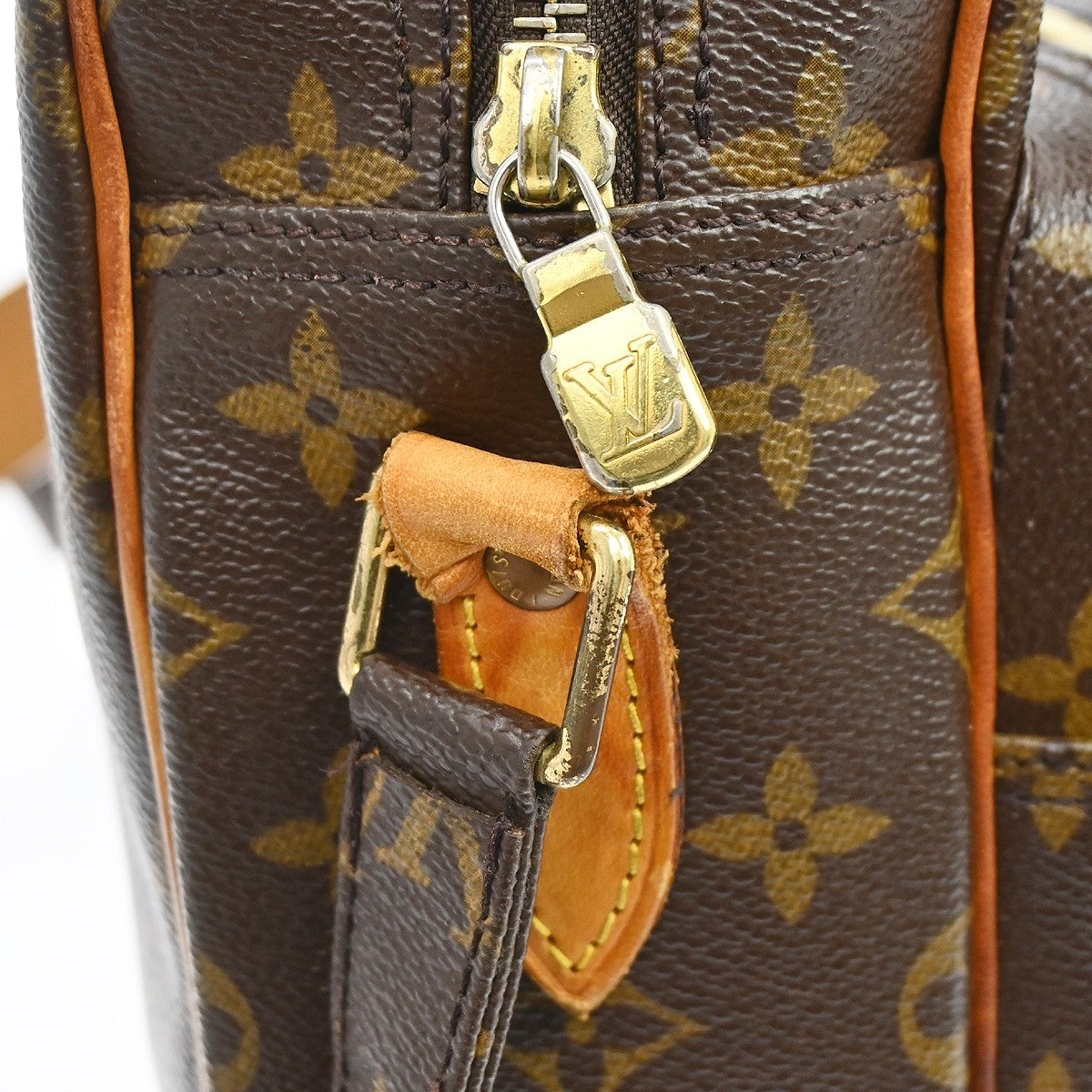Louis Vuitton Nil Messenger Monogram Canvas Brown Canvas Handbag (Pre-Owned)