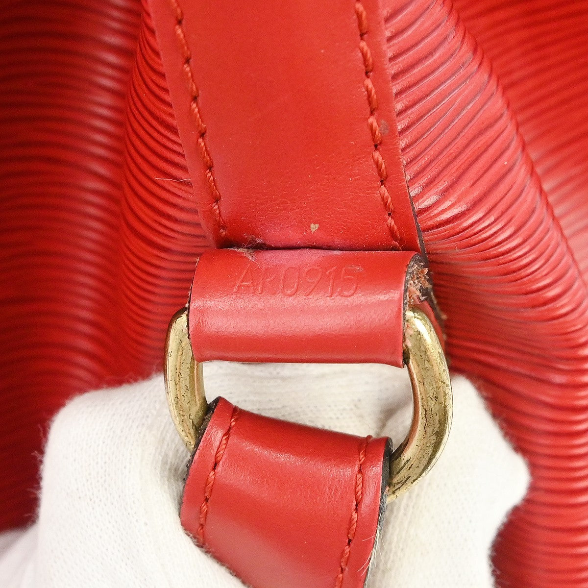 Louis Vuitton Noe Epi Leather Red Leather Shoulder Bag Bag (Pre-Owned)