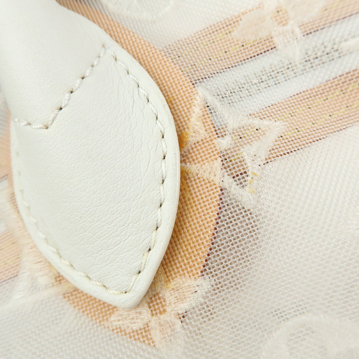 Louis Vuitton Transparence Lockit Mesh And Leather White Mesh Handbag (Pre-Owned)