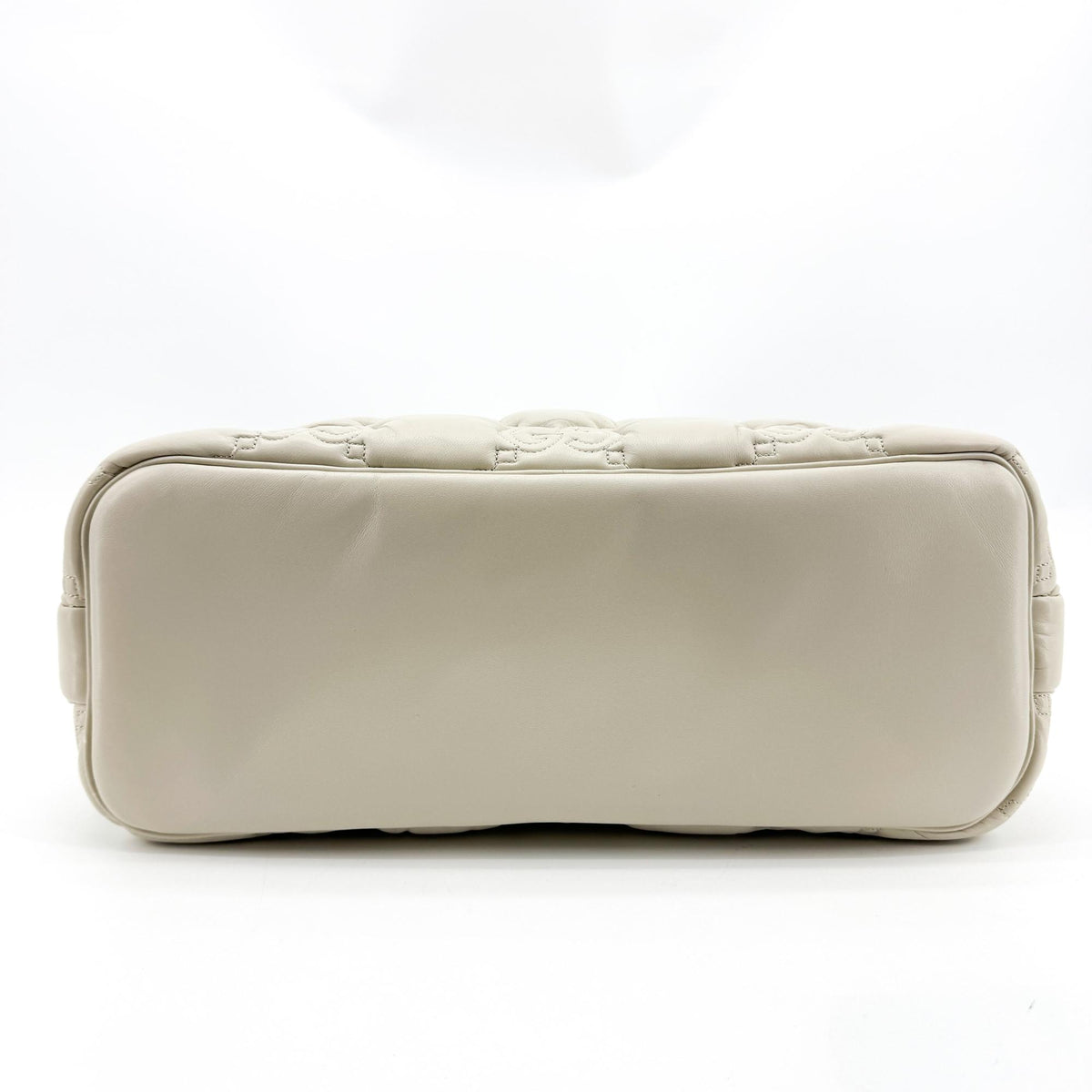 Gucci Gg Marmont Matelassé Leather White Leather Shoulder Bag Bag (Pre-Owned)