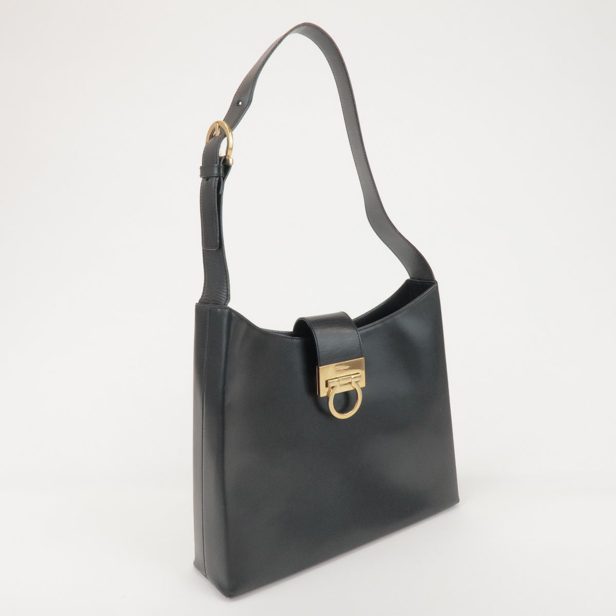 Salvatore Ferragamo Trifolio Leather Black Leather Shoulder Bag Bag (Pre-Owned)
