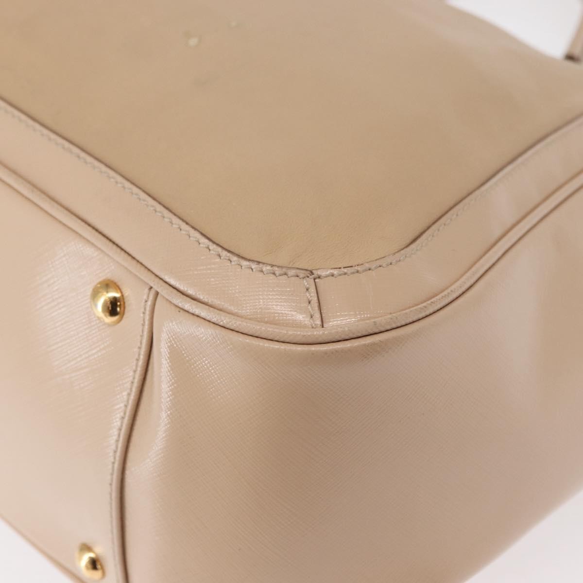 Salvatore Ferragamo Betulla Chain Leather Beige Leather Tote Bag Bag (Pre-Owned)