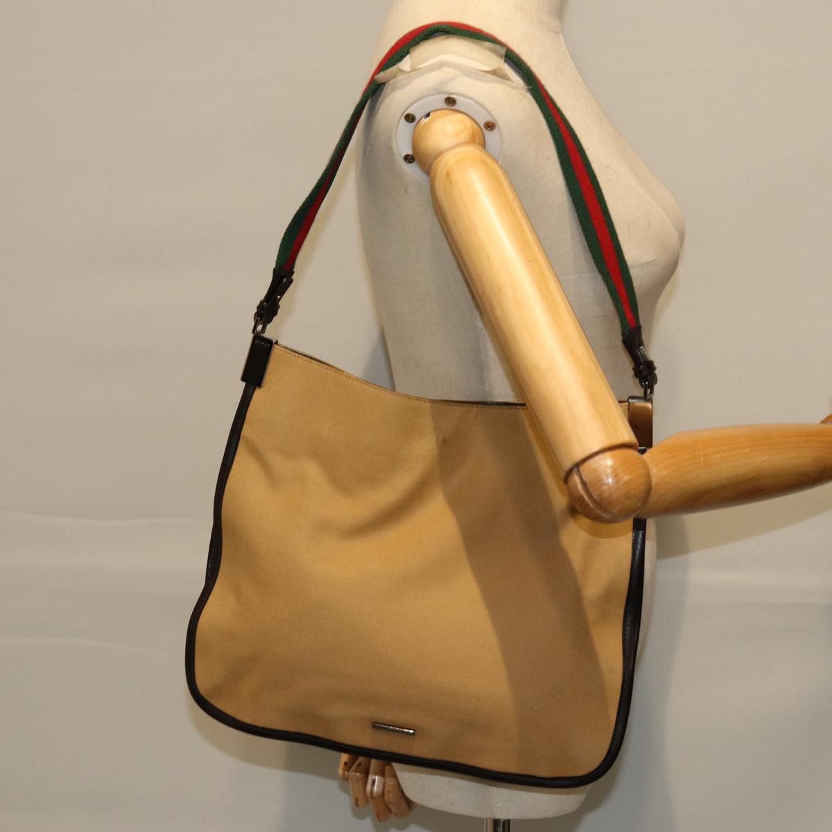 Gucci Vintage Canvas Beige Canvas Shoulder Bag Bag (Pre-Owned)
