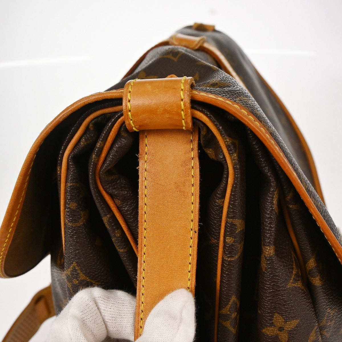 Louis Vuitton Saumur Monogram Brown Canvas Shoulder Bag Bag (Pre-Owned)