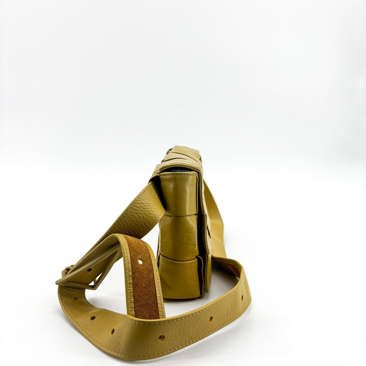 Bottega Veneta Fun Cassette Maxi Intrecciato Leather Yellow Leather Crossbody Bag Bag (Pre-Owned)
