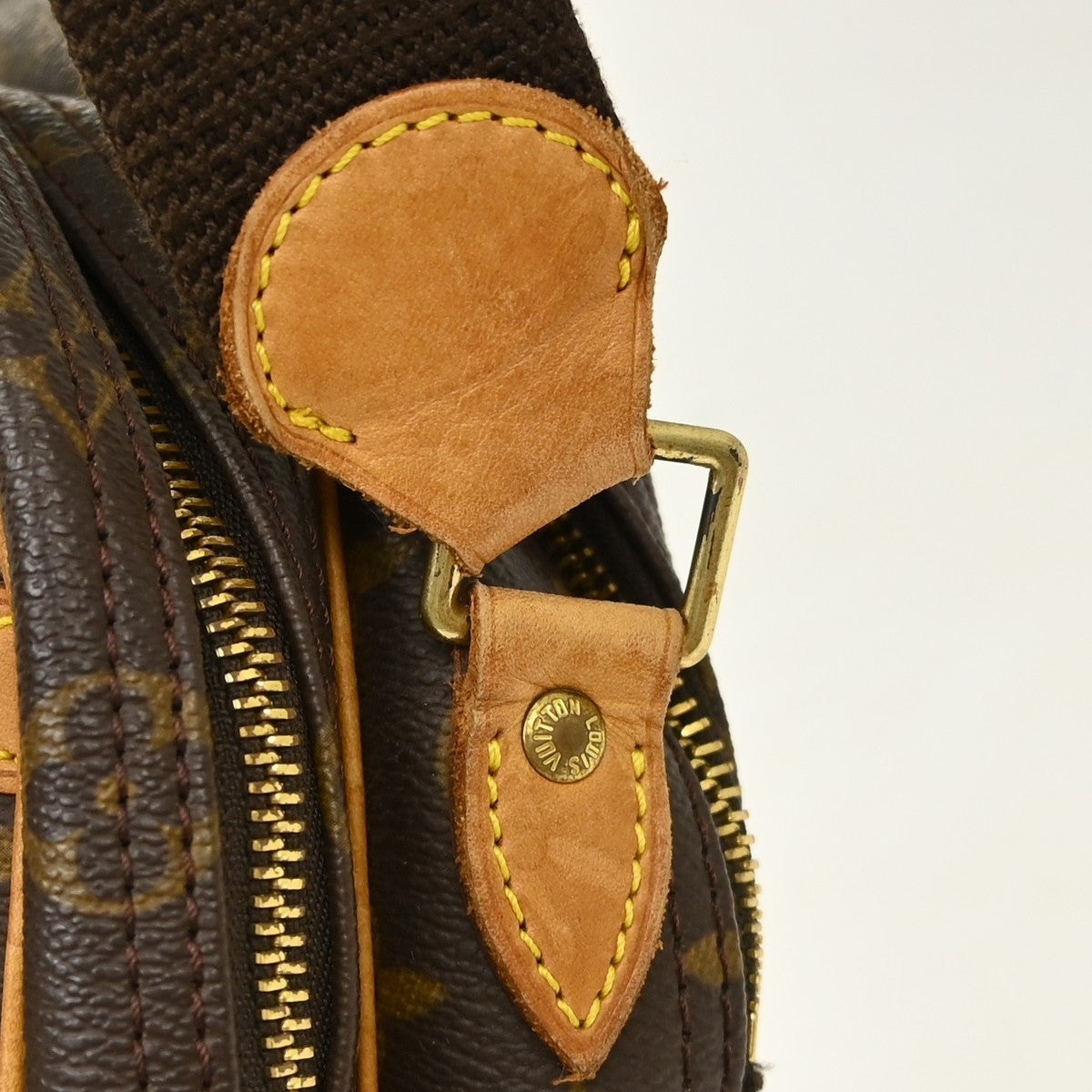 Louis Vuitton Reporter Monogram Canvas Brown Canvas Shoulder Bag Bag (Pre-Owned)