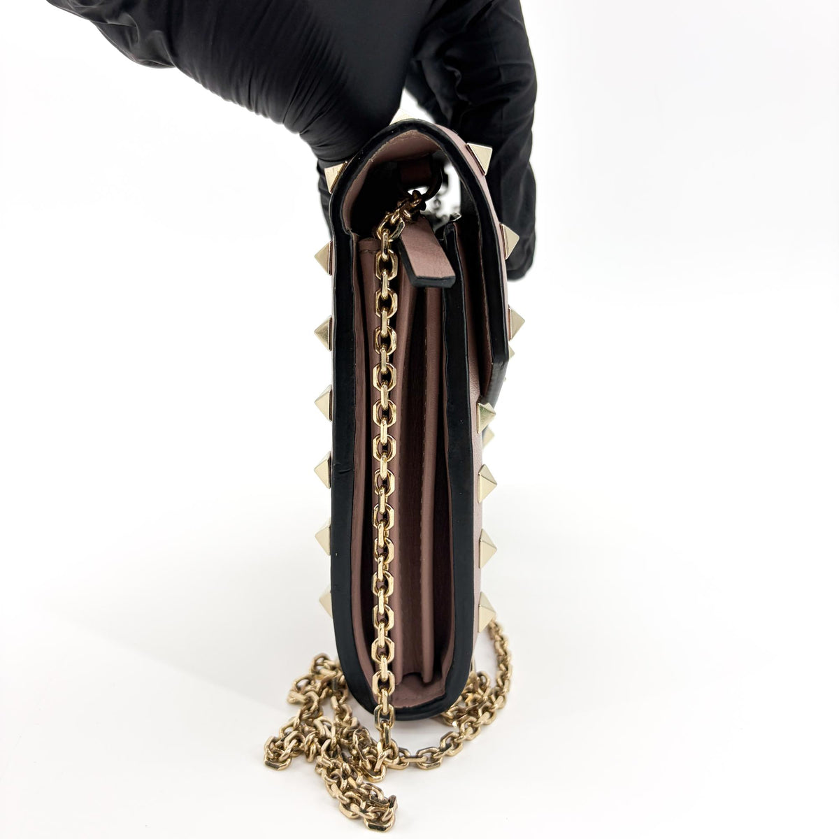 Valentino Garavani Rockstud Envelope Chain Leather Beige Leather Crossbody Bag Bag (Pre-Owned)