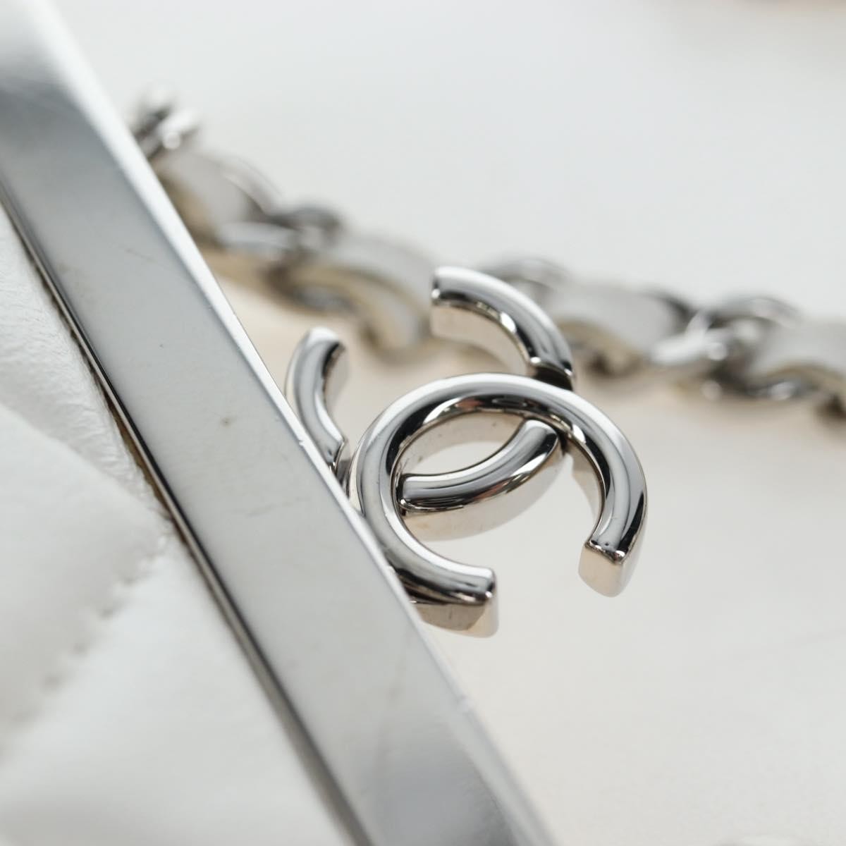 Chanel Cc Frame Clutch With Chain Quilted Lambskin And Plexiglass White Leather Clutche & Pouche Bag (Pre-Owned)
