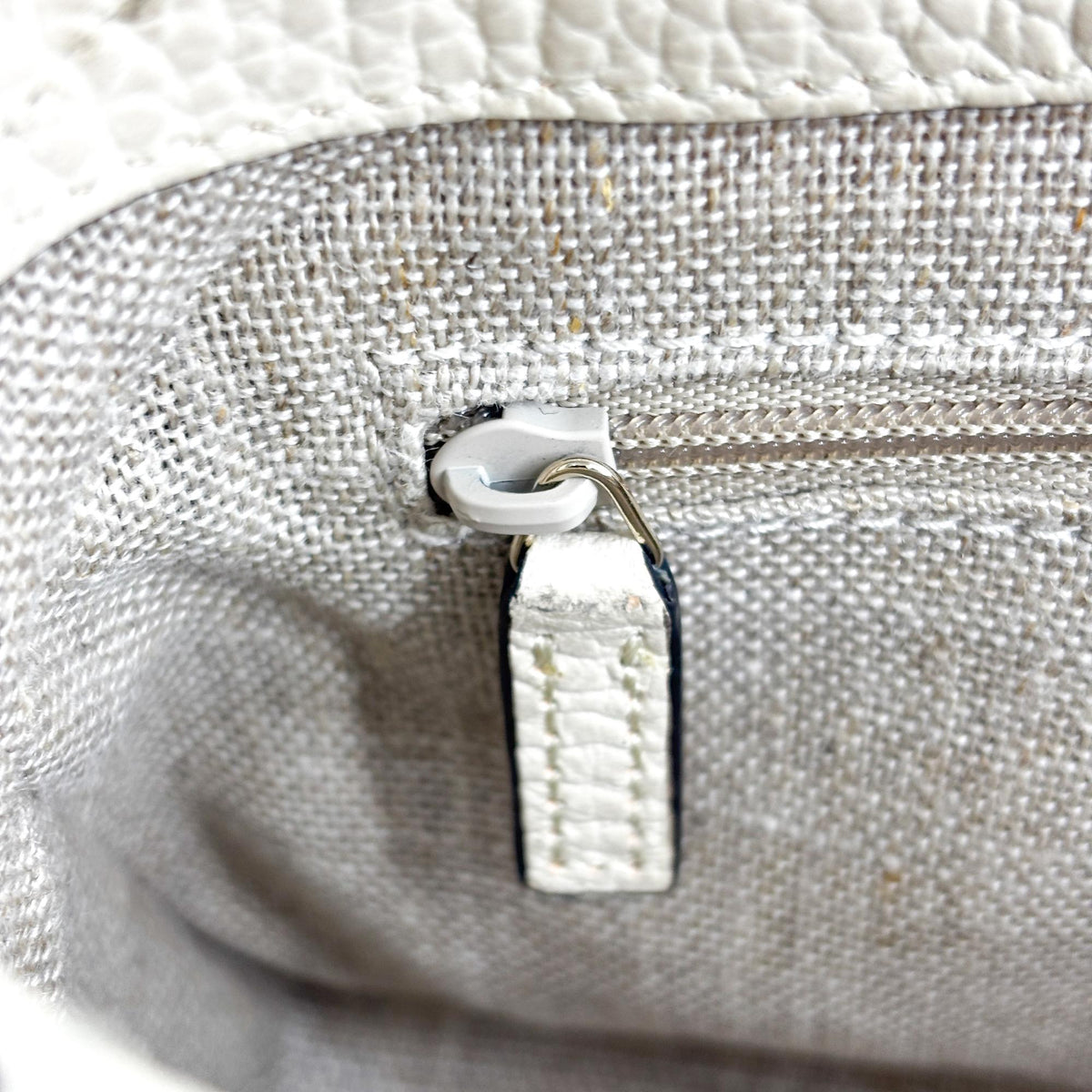 Gucci Interlocking Leather Beige Leather Shoulder Bag Bag (Pre-Owned)