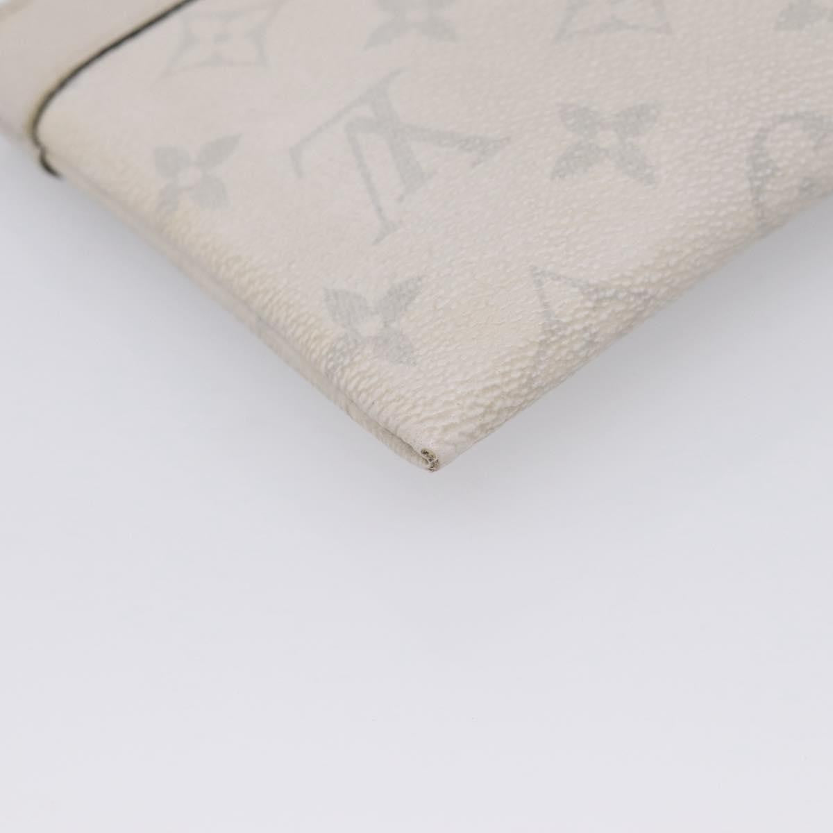 Louis Vuitton Discovery Pochette Monogram Taigarama White Canvas Clutche & Pouche Bag (Pre-Owned)