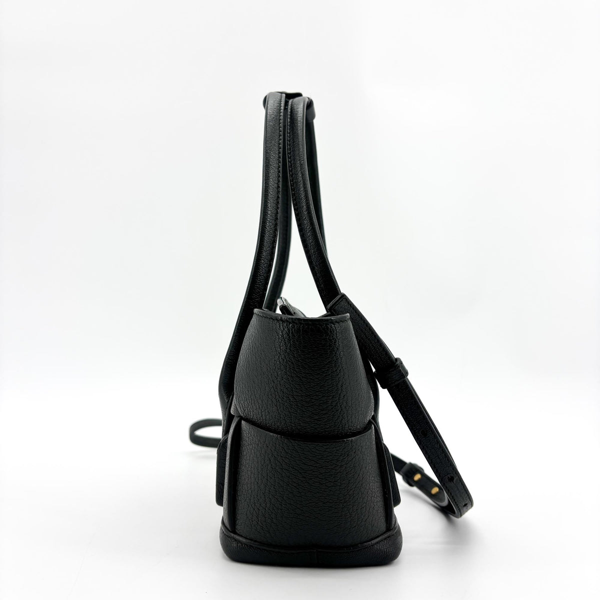 Bottega Veneta Arco Maxi Intrecciato Leather Black Leather Tote Bag Bag (Pre-Owned)