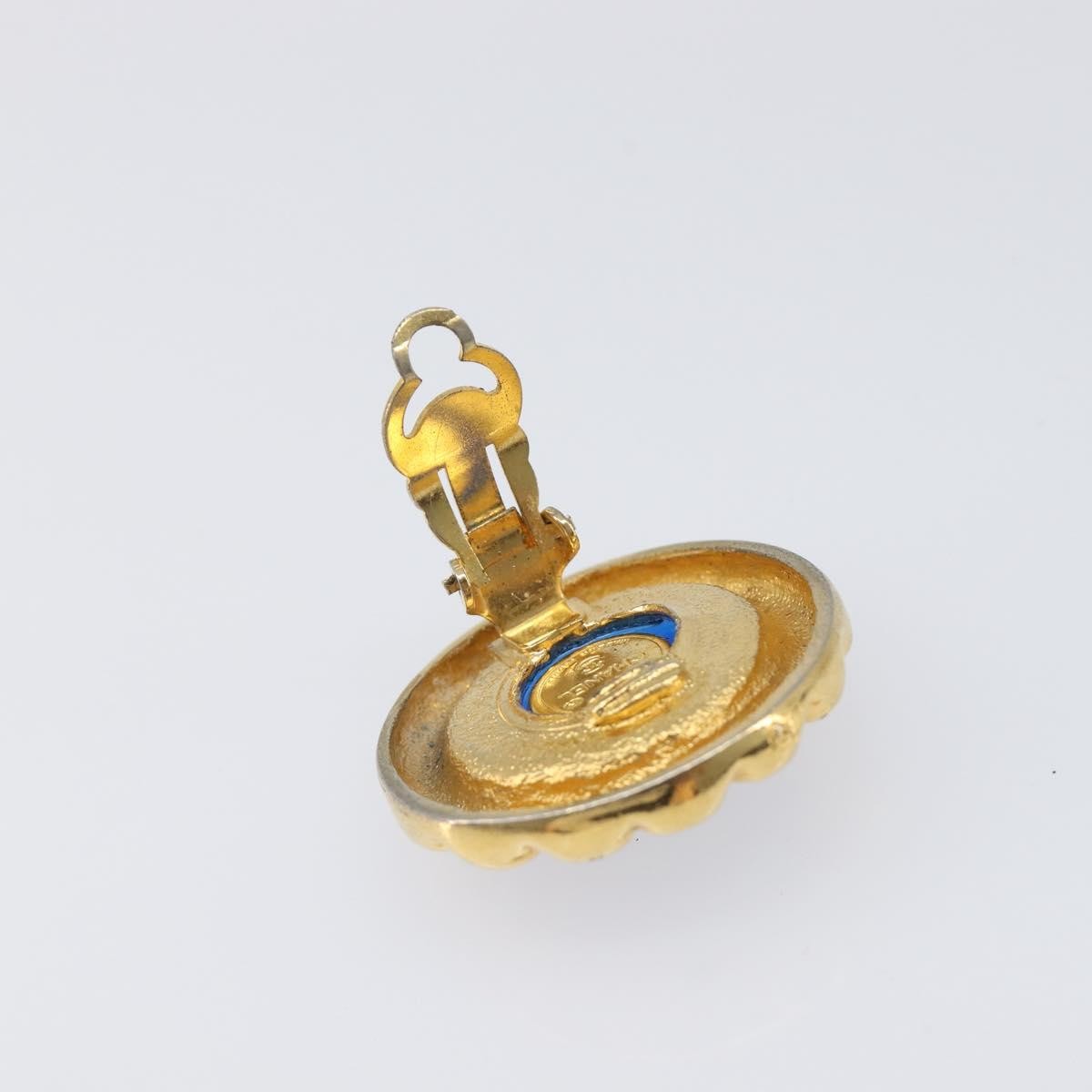 Chanel Vintage Round Clip-On Metal Gold Metal Earrings Jewelry (Pre-Owned)