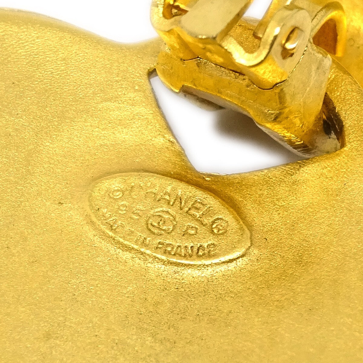 Chanel Vintage Cc Heart Clip-On Metal Gold Gold_Plated Earrings Jewelry (Pre-Owned)
