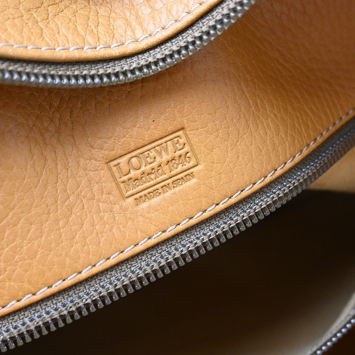 Loewe Amazona Leather Brown Leather Handbag (Pre-Owned)