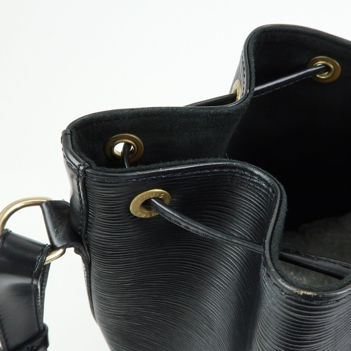Louis Vuitton Noe Epi Leather Black Leather Shoulder Bag Bag (Pre-Owned)