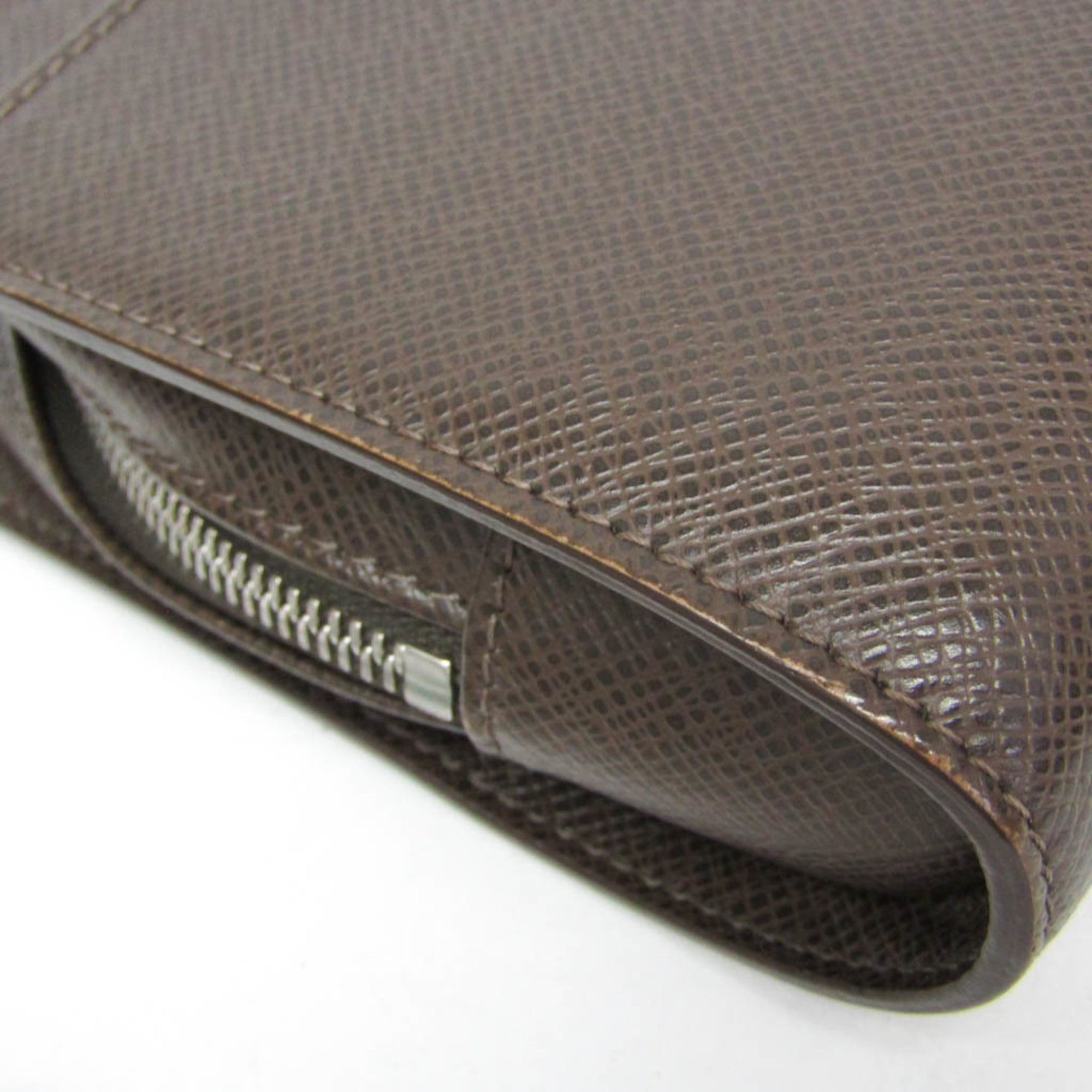 Louis Vuitton Pochette Baikal Clutch Taiga Leather Gray Leather Clutche & Pouche Bag (Pre-Owned)