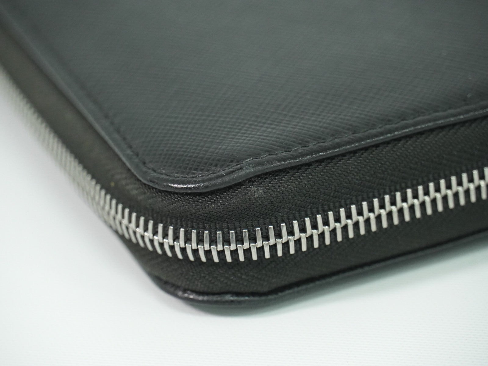 Prada Saffiano Leather Black Leather Wallets Accessory (Pre-Owned)