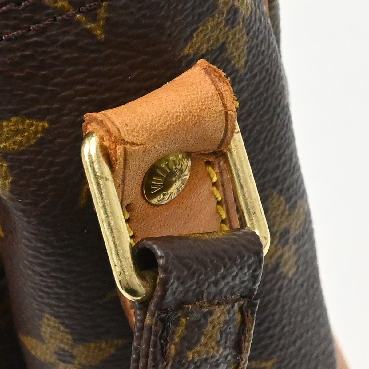 Louis Vuitton Nil Messenger Monogram Canvas Brown Canvas Shoulder Bag Bag (Pre-Owned)