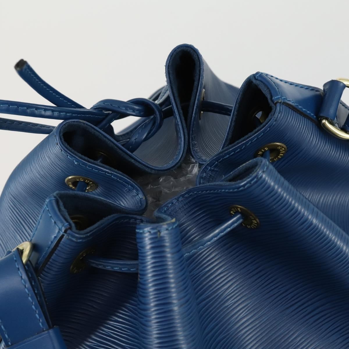 Louis Vuitton Petit Noe Epi Leather Blue Leather Shoulder Bag Bag (Pre-Owned)