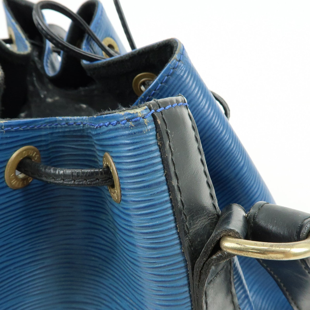 Louis Vuitton Bicolor Petit Noe Epi Leather Blue Leather Handbag (Pre-Owned)