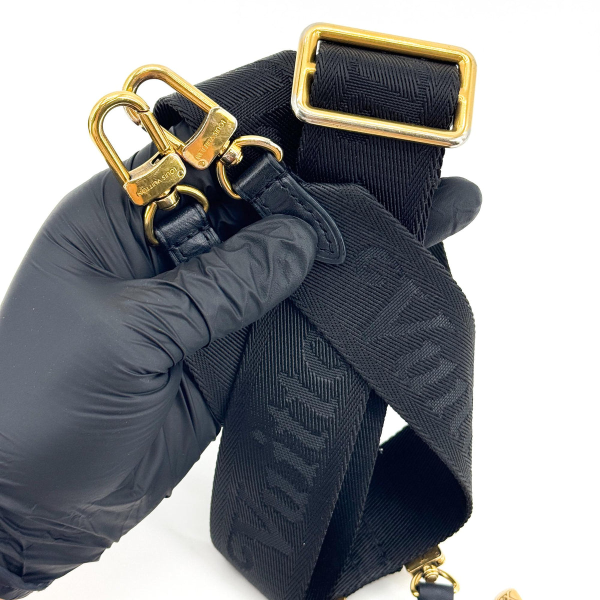 Louis Vuitton New Wave Multi Pochette Quilted Leather Black Leather Clutche & Pouche Bag (Pre-Owned)