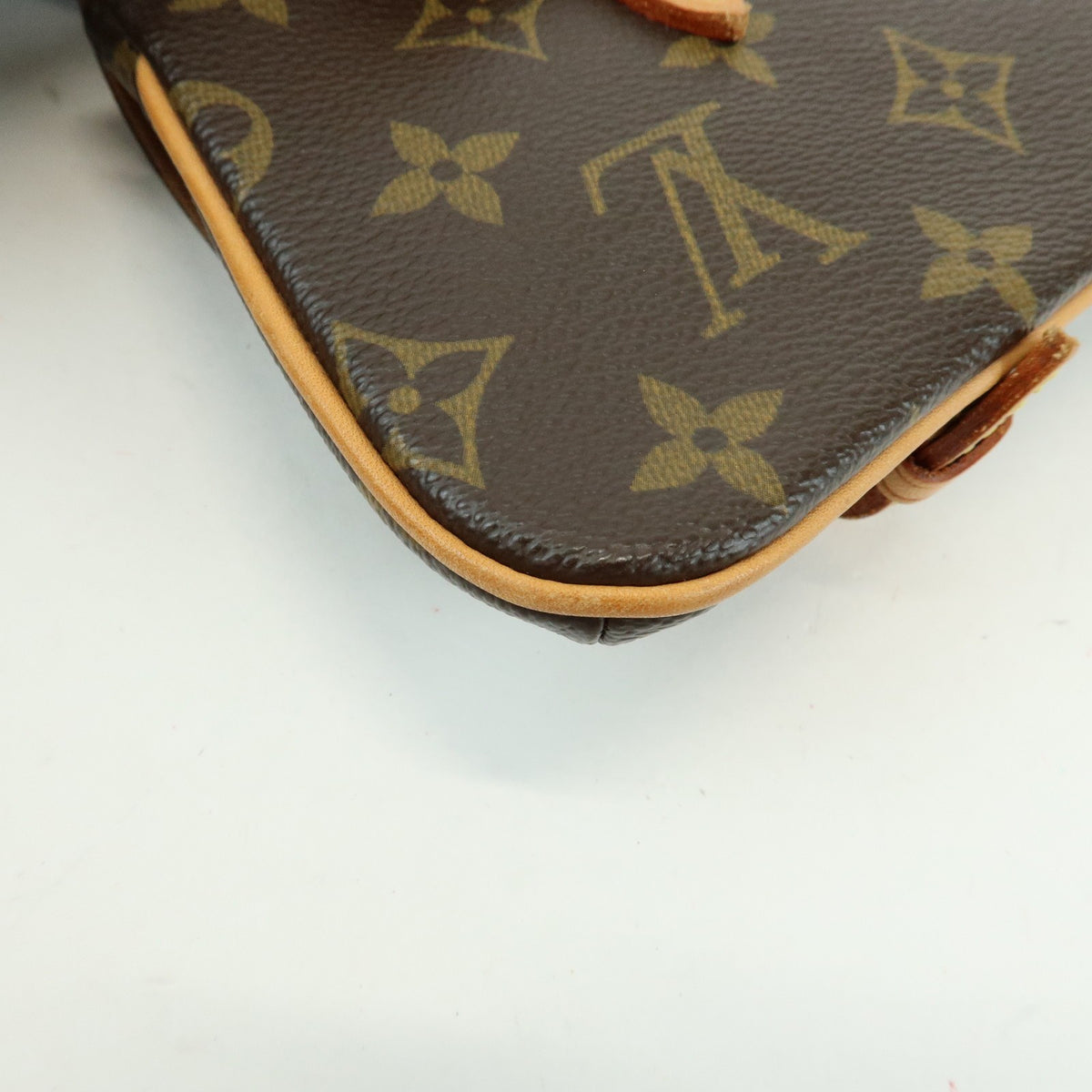 Louis Vuitton Marelle Waist Monogram Canvas Brown Canvas Handbag (Pre-Owned)