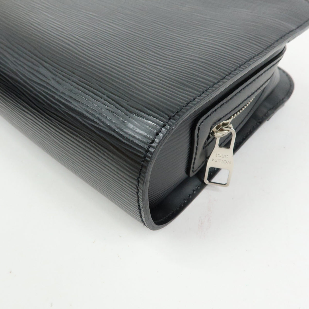 Louis Vuitton Hoche Clutch Epi Leather Black Leather Clutche & Pouche Bag (Pre-Owned)