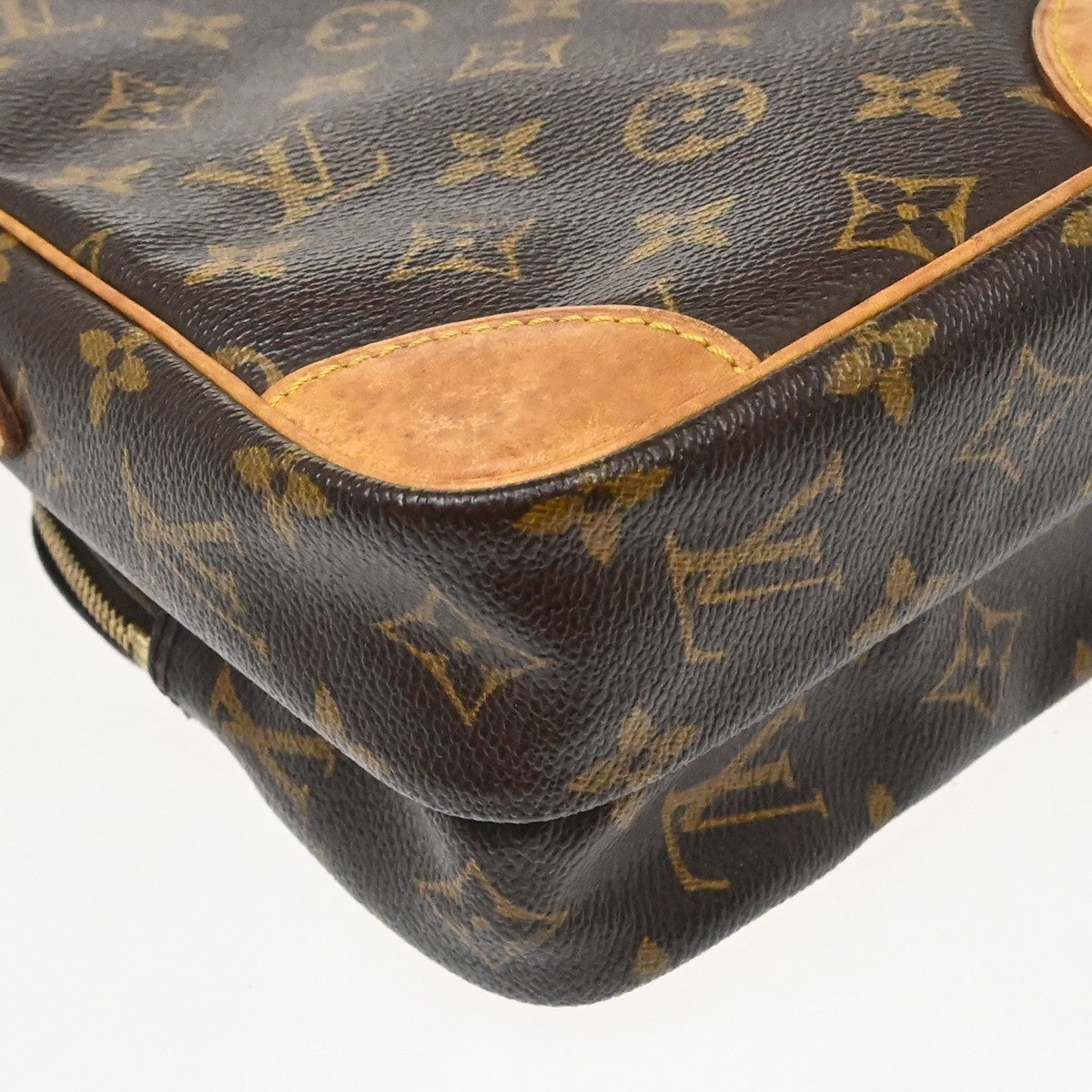 Louis Vuitton Amazone Monogram Canvas Brown Canvas Shoulder Bag Bag (Pre-Owned)