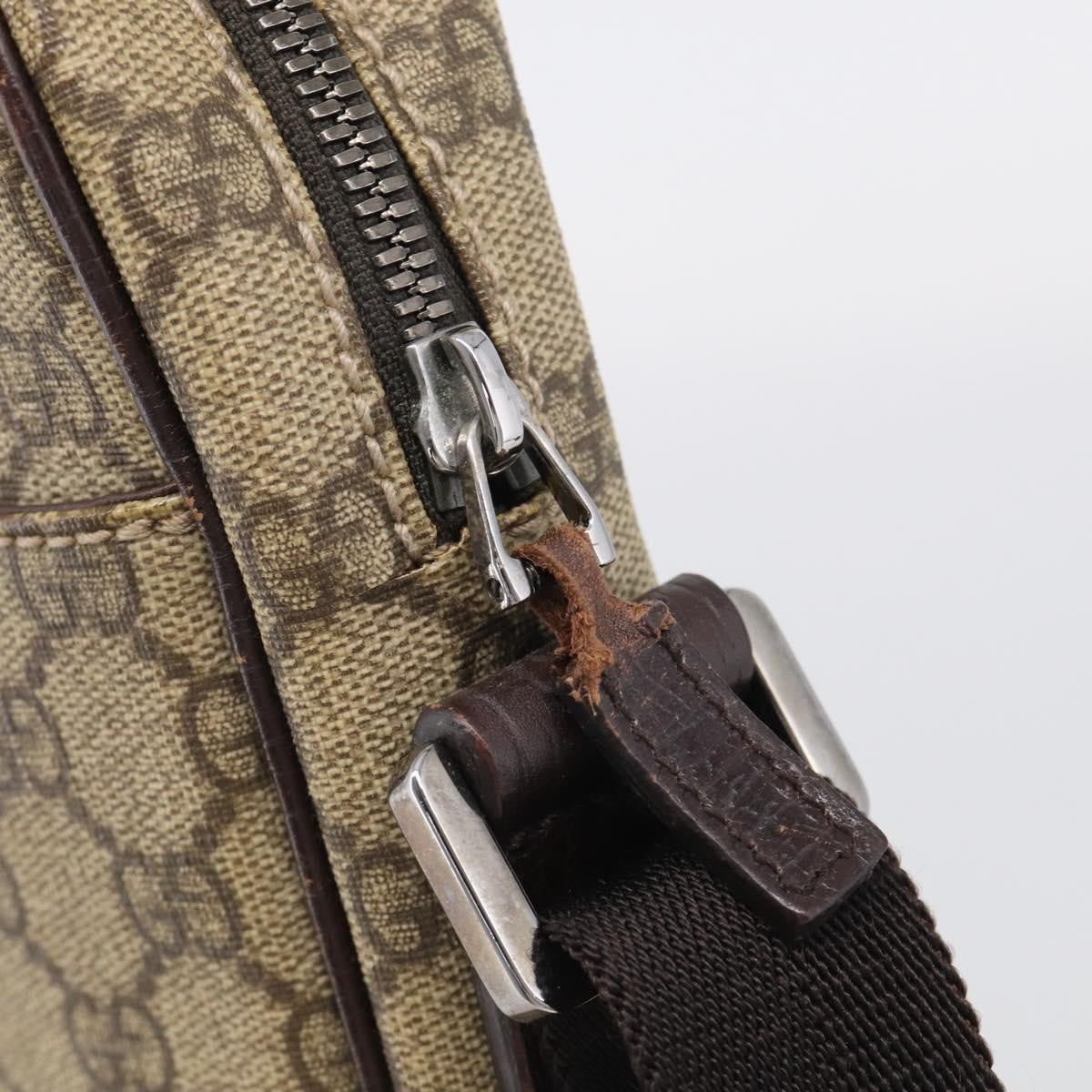 Gucci Vintage Front Pocket Flat Messenger Gg Canvas And Leather Beige Canvas Shoulder Bag Bag (Pre-Owned)