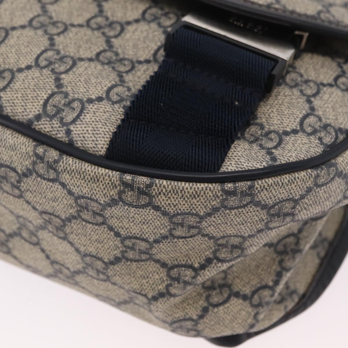 Gucci Gg Messenger Gg Coated Canvas Navy Pvc Shoulder Bag Bag (Pre-Owned)