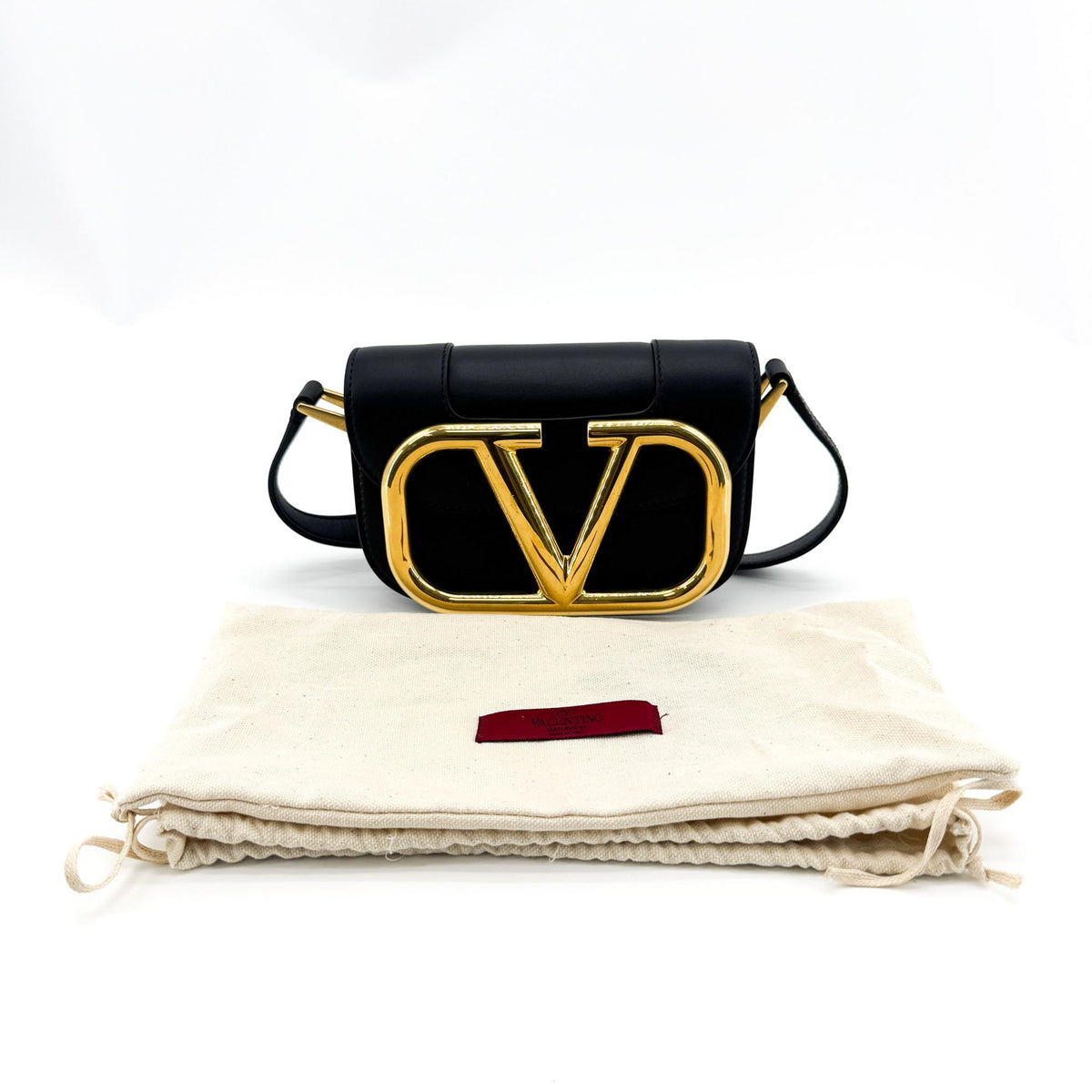 Valentino Garavani Supervee Leather Black Leather Crossbody Bag Bag (Pre-Owned)