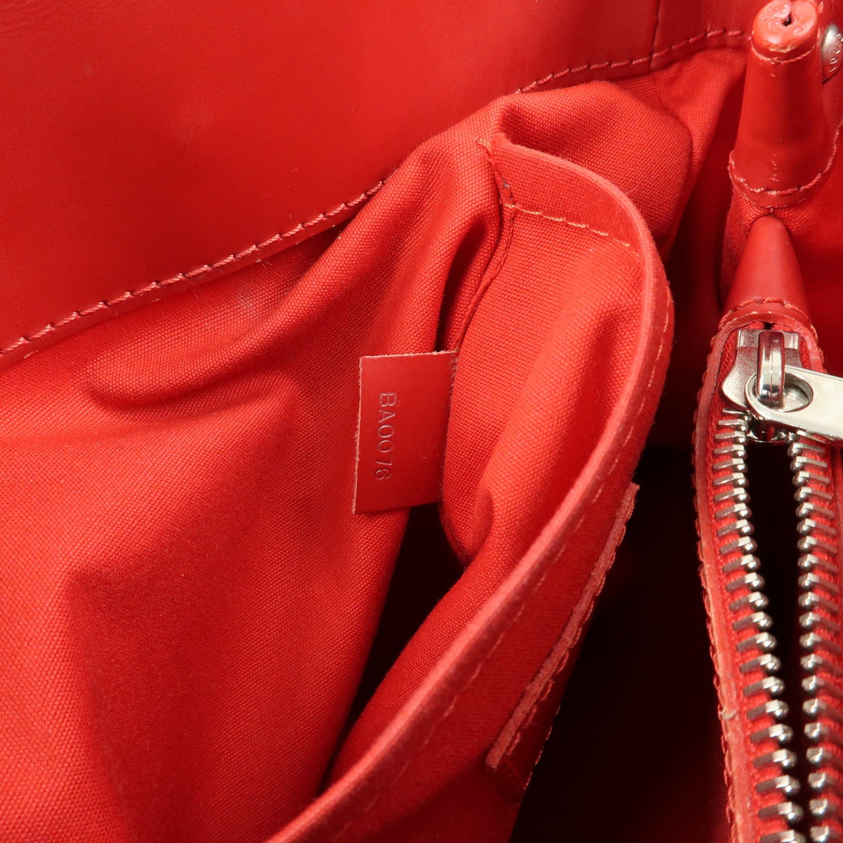 Louis Vuitton Passy Epi Leather Red Leather Tote Bag Bag (Pre-Owned)