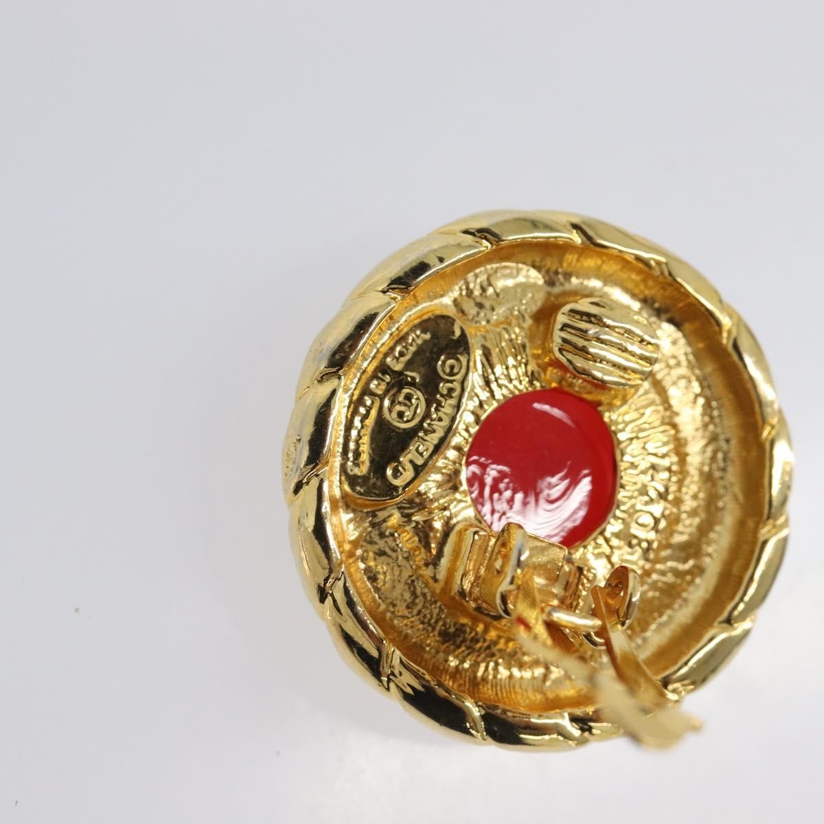 Chanel Vintage Round Clip-On Metal Gold Metal Earrings Jewelry (Pre-Owned)