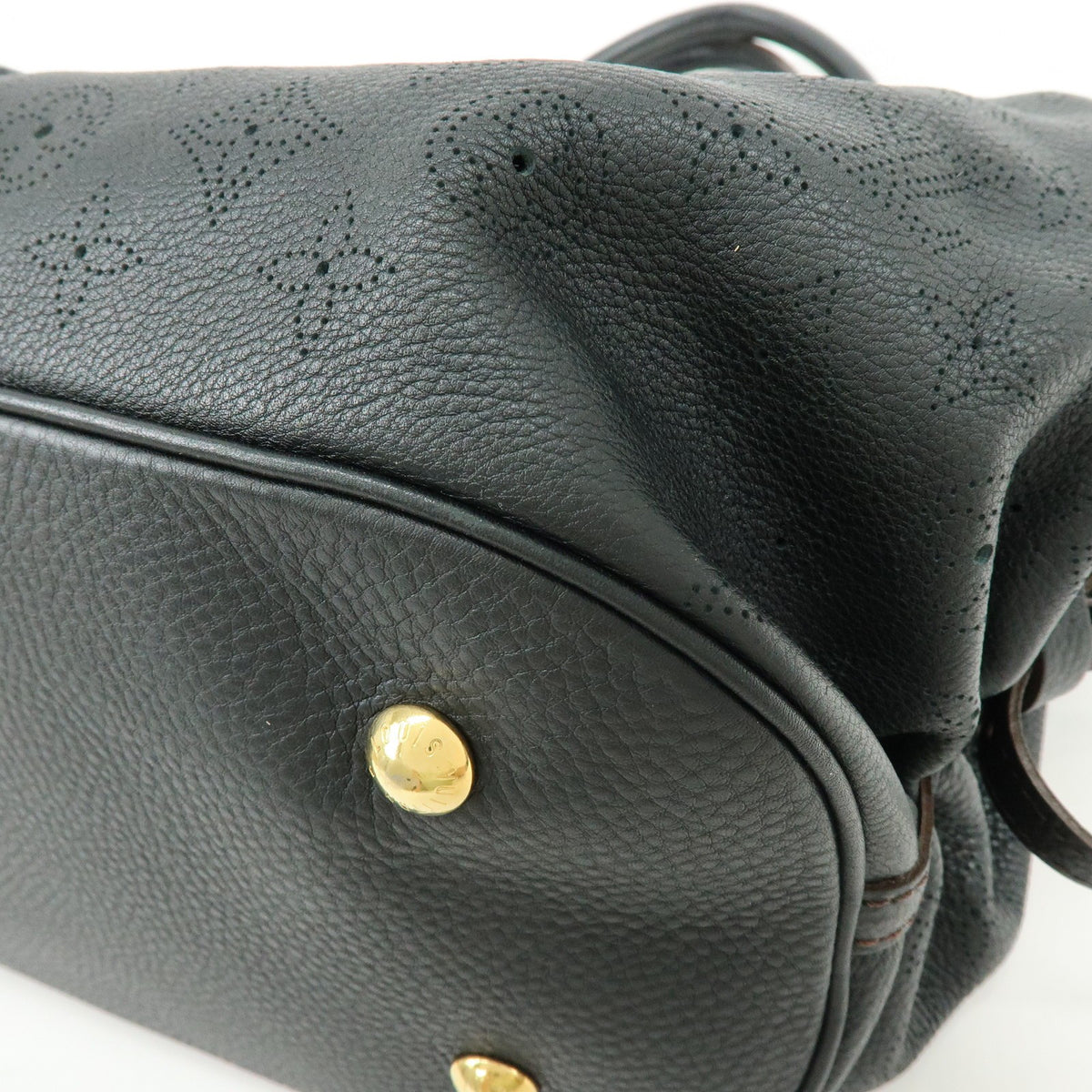 Louis Vuitton L Hobo Mahina Leather Black Leather Shoulder Bag Bag (Pre-Owned)