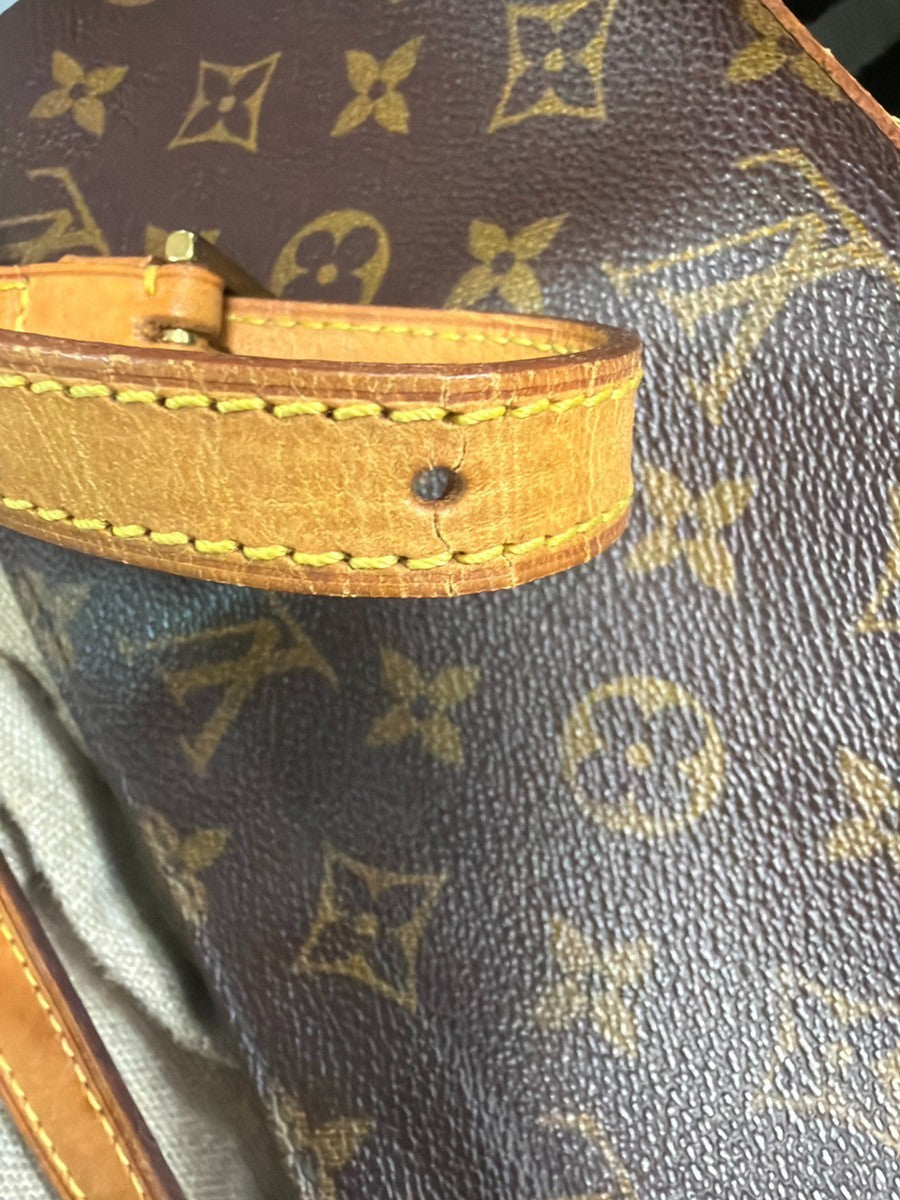 Louis Vuitton Trotteur Monogram Canvas Brown Canvas Handbag (Pre-Owned)
