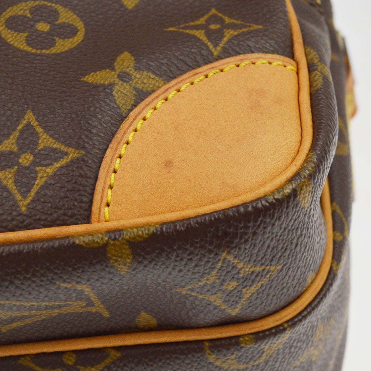 Louis Vuitton Nil Shoulder Bag Monogram Canvas Brown Canvas Shoulder Bag Bag (Pre-Owned)