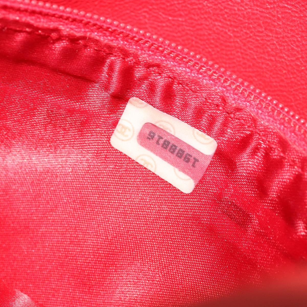 Chanel Vintage Diamond Cc Camera Chevron Canvas Red Canvas Handbag (Pre-Owned)
