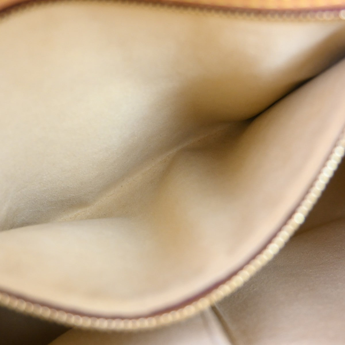 Louis Vuitton Monogram Looping Monogram Canvas Brown Canvas Shoulder Bag Bag (Pre-Owned)