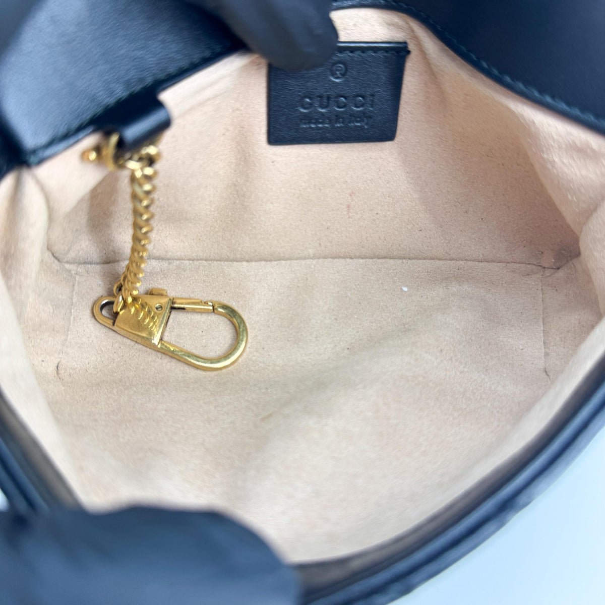 Gucci Gg Marmont Leather Black Leather Crossbody Bag Bag (Pre-Owned)