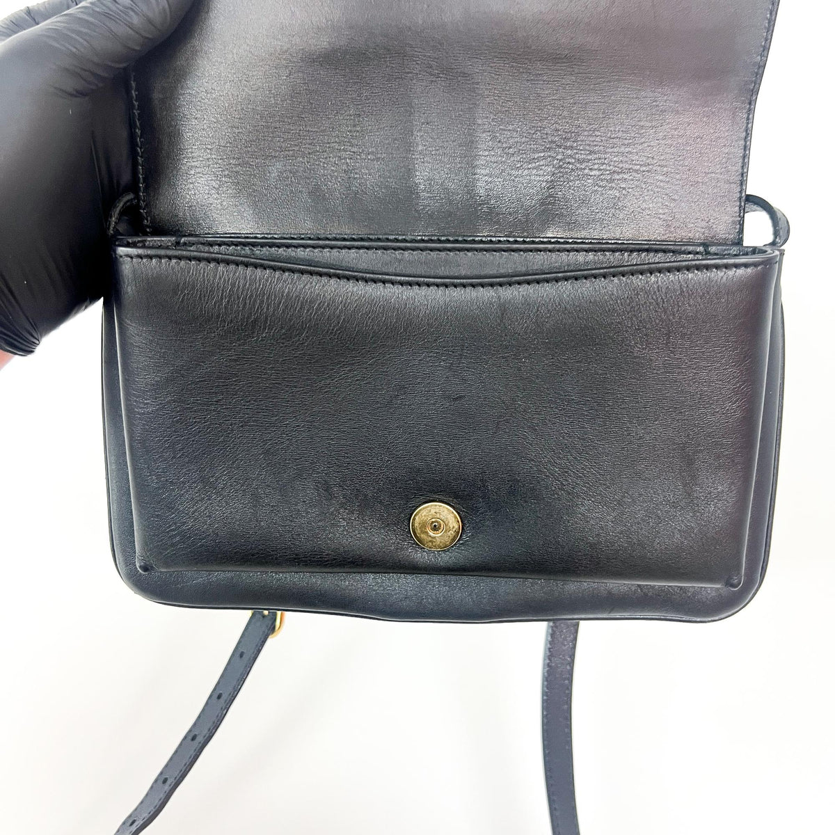 Gucci Arli Leather Black Leather Shoulder Bag Bag (Pre-Owned)