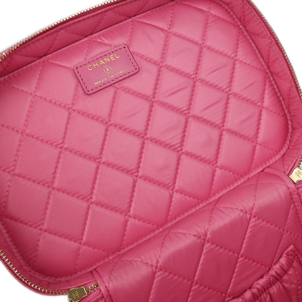 Chanel Vintage Timeless Cosmetic Case Caviar Pink Leather Handbag (Pre-Owned)