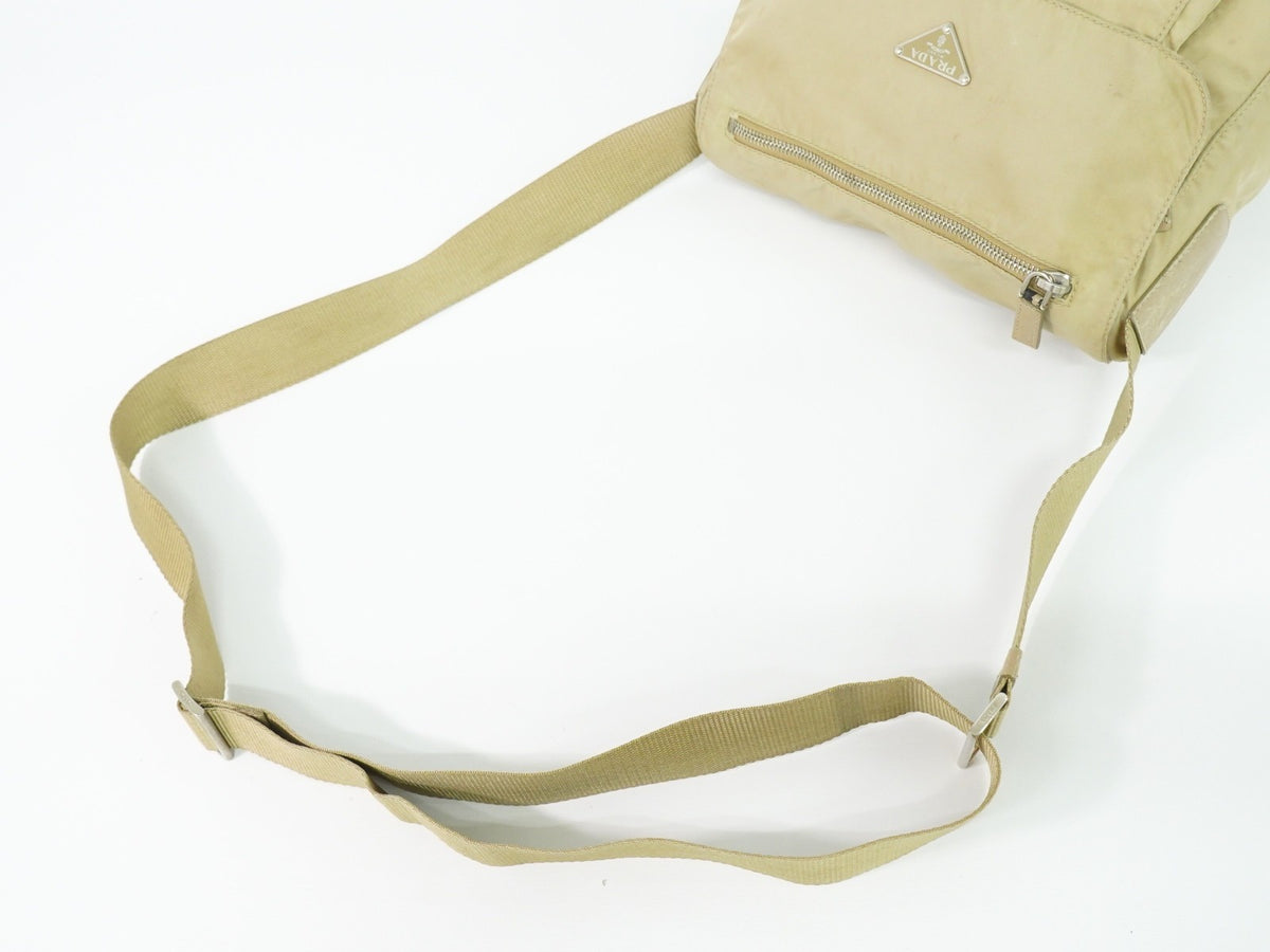 Prada Buckle Messenger Tessuto Beige Nylon Shoulder Bag Bag (Pre-Owned)
