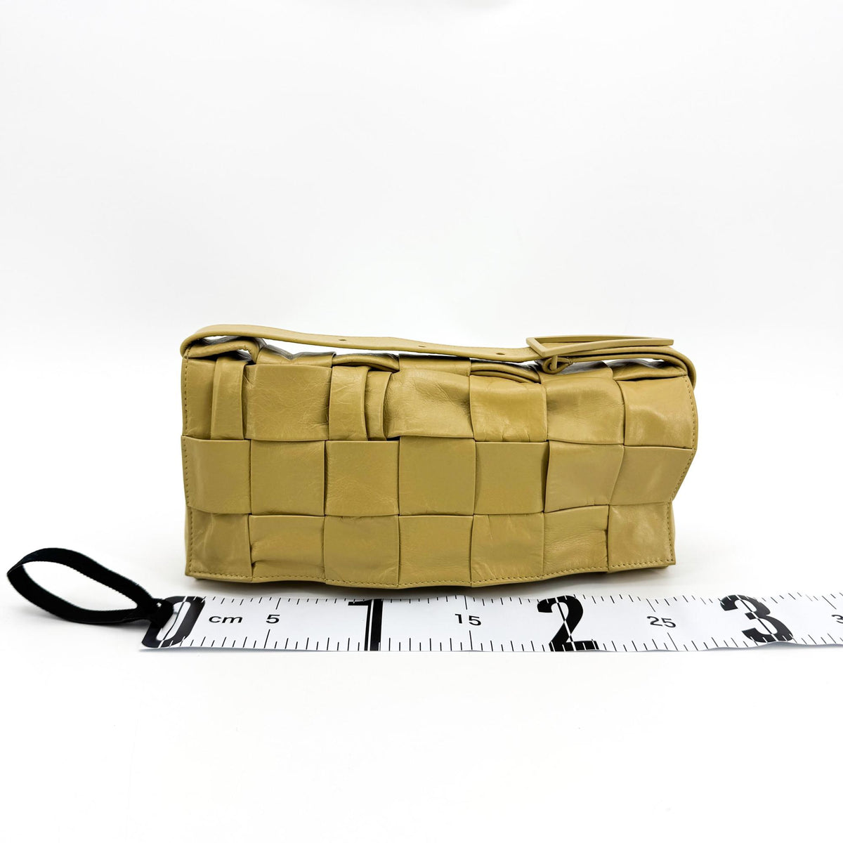 Bottega Veneta Cassette Maxi Intrecciato Leather Yellow Leather Crossbody Bag Bag (Pre-Owned)