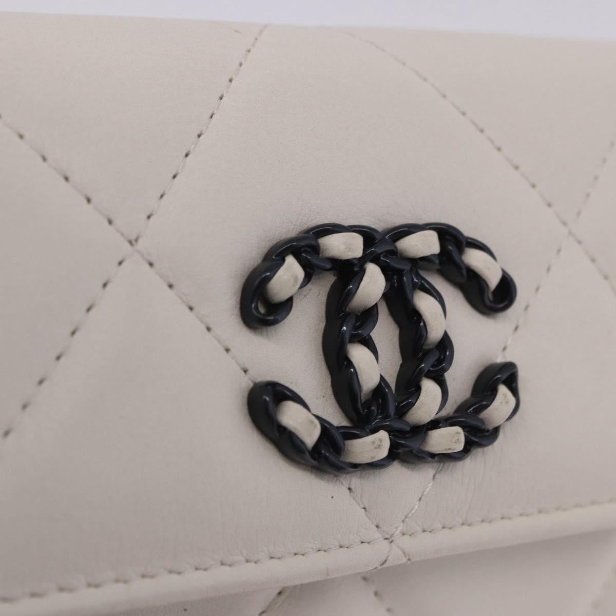 Chanel 19 Flap Coin Purse Belt Quilted Lambskin White Leather Clutche & Pouche Bag (Pre-Owned)